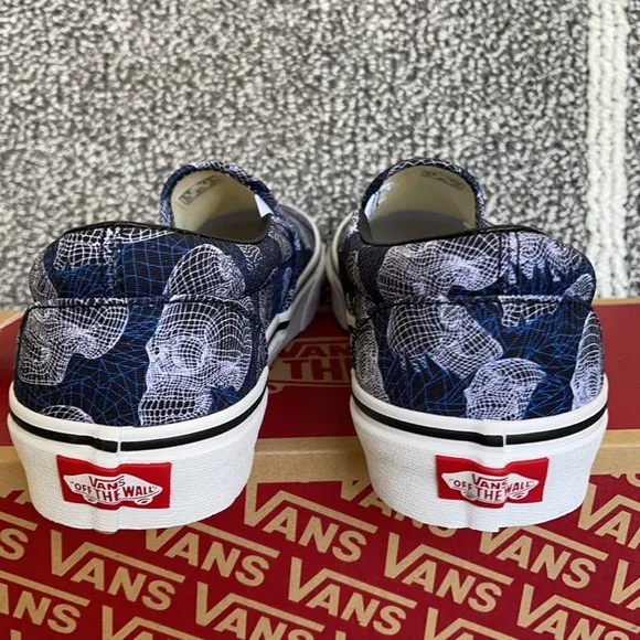 Vans Classic Slip-On Wireframe Skulls Black/True White WMNS