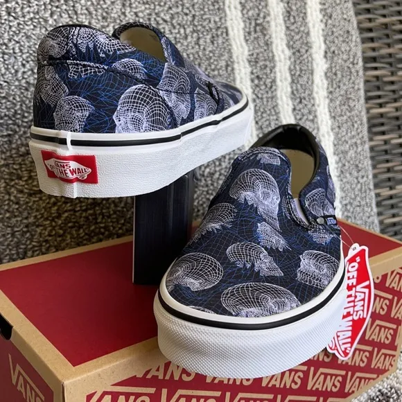 Vans Classic Slip-On Wireframe Skulls Black/True White WMNS