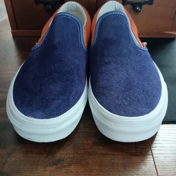 Vans Mens Blue and Orange Slip-On Sneakers_6.5