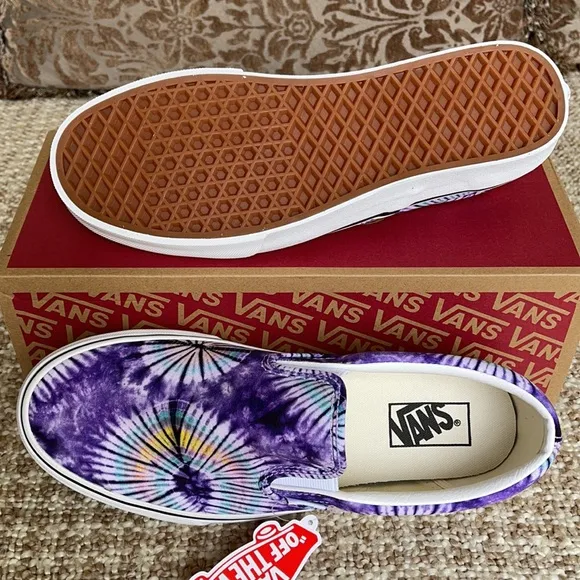 Vans Men’s Classic Slip-On New Age Purple Tie Dye Sneakers