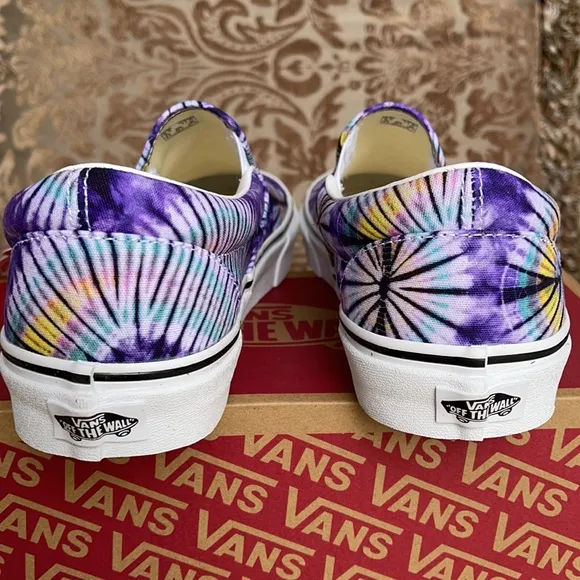 Vans Men’s Classic Slip-On New Age Purple Tie Dye Sneakers