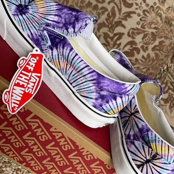 Vans Men’s Classic Slip-On New Age Purple Tie Dye Sneakers