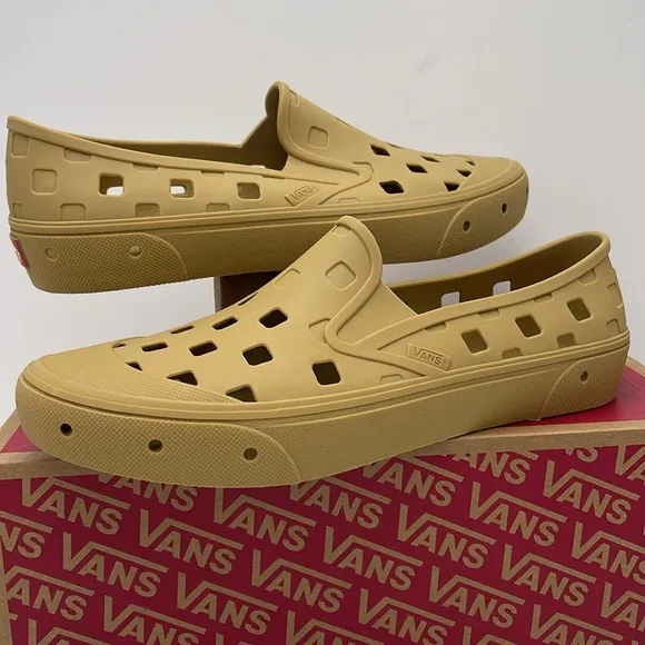 Vans Men’s Tan Slip-On Shoes Slip-On TrkMustard GoldVN0A5HF8BAE Sneakers