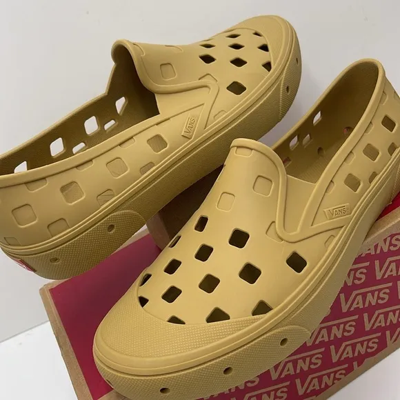 Vans Men’s Tan Slip-On Shoes Slip-On TrkMustard GoldVN0A5HF8BAE Sneakers