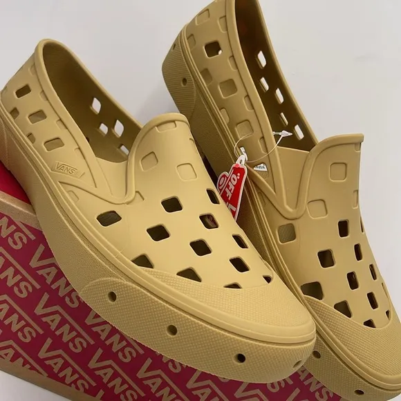 Vans Men’s Tan Slip-On Shoes Slip-On TrkMustard GoldVN0A5HF8BAE Sneakers
