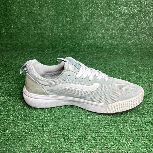 Vans Ultrarange Sneakers Womens 9.5 Light Green Slip On Comfort Casual