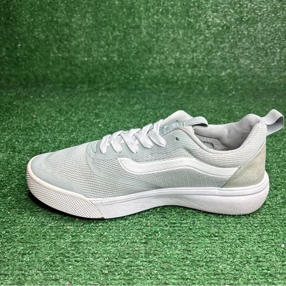 Vans Ultrarange Sneakers Womens 9.5 Light Green Slip On Comfort Casual