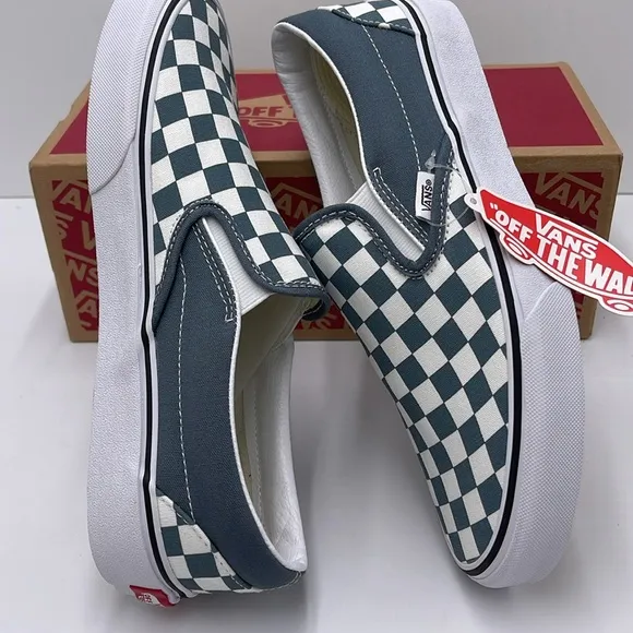 Vans WMNS Checkerboard Classic Slip-On SneakersColor Theory Checkerboard