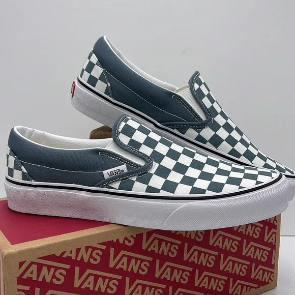 Vans WMNS Checkerboard Classic Slip-On SneakersColor Theory Checkerboard