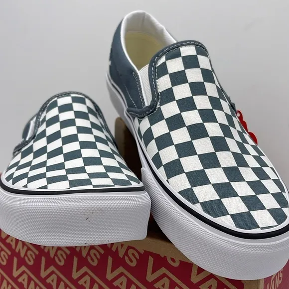 Vans WMNS Checkerboard Classic Slip-On SneakersColor Theory Checkerboard