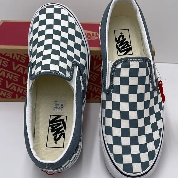 Vans WMNS Checkerboard Classic Slip-On SneakersColor Theory Checkerboard