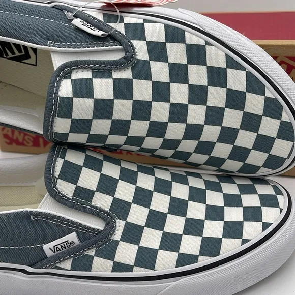 Vans WMNS Checkerboard Classic Slip-On SneakersColor Theory Checkerboard
