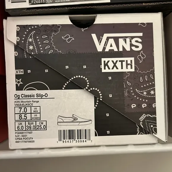 Vans x Kith size 7 slip on sneakers