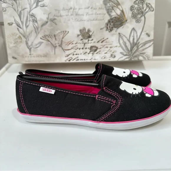 Vans x Hello Kitty Kalani Black Magenta Slip-On Sneakers Girls 3.5