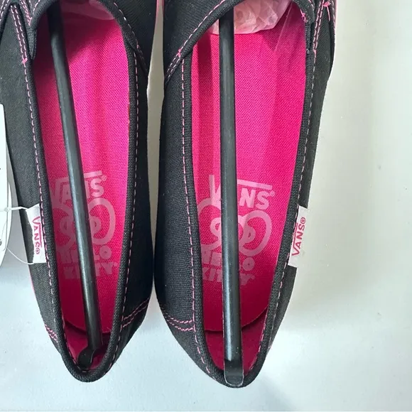 Vans x Hello Kitty Kalani Black Magenta Slip-On Sneakers Girls 3.5