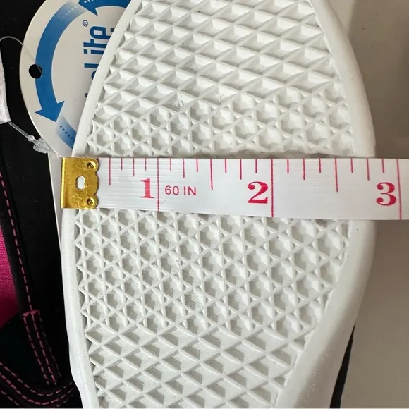 Vans x Hello Kitty Kalani Black Magenta Slip-On Sneakers Girls 3.5