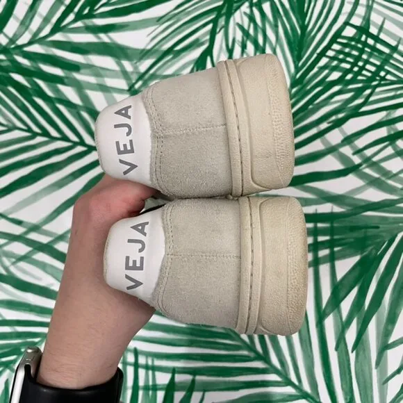 VEJA V-10 B-Mesh Sneakers in White Natural Pierre Women's Size 6