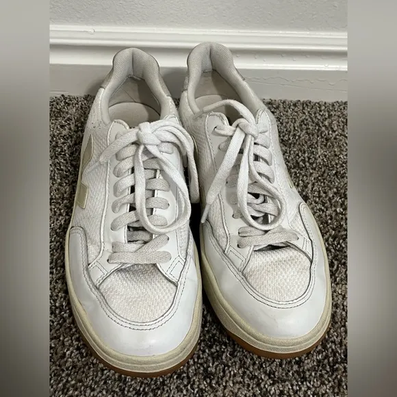 Veja V12 Mesh &amp; Leather Low-Top Sneakers White Cream Women’s Size 8