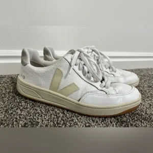Veja V12 Mesh &amp; Leather Low-Top Sneakers White Cream Women’s Size 8