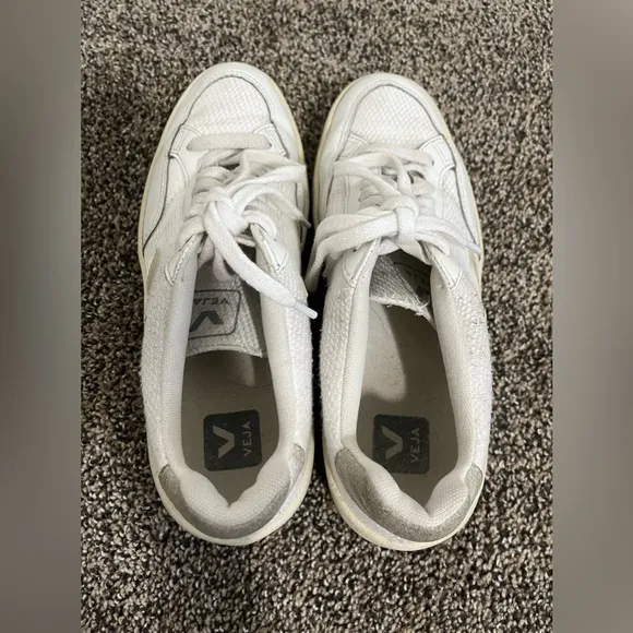 Veja V12 Mesh &amp; Leather Low-Top Sneakers White Cream Women’s Size 8