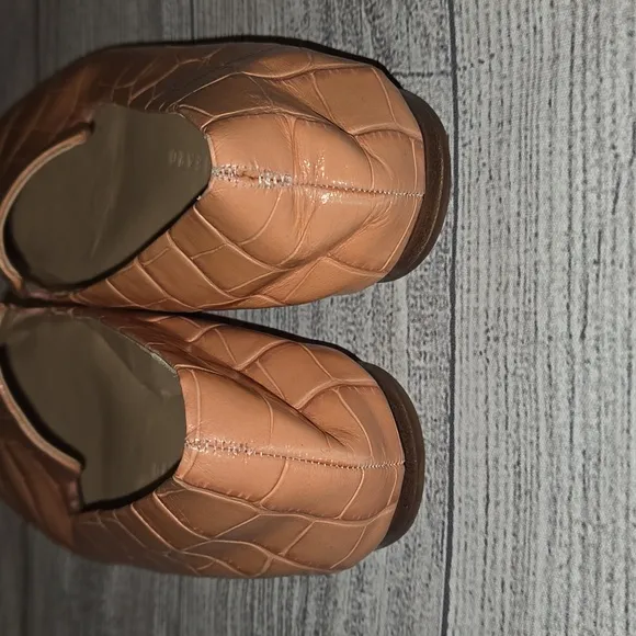 Veronica Beard Women's Griffin Loafers Peony Size 5