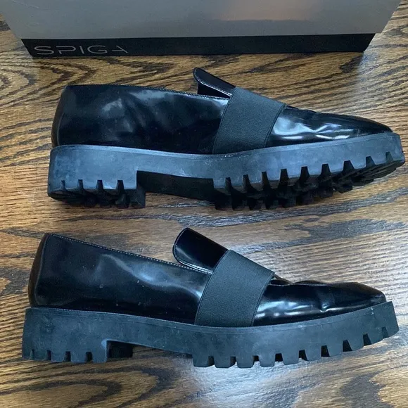 Via Spiga “Galo” black leather loafers size 9.5