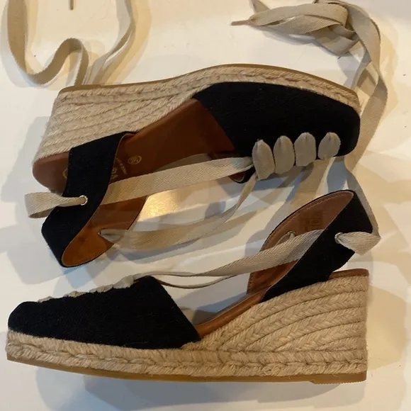 VIGUERA Espadrilles 3” sling back, front lacing in contrast black cream 39 NWOT