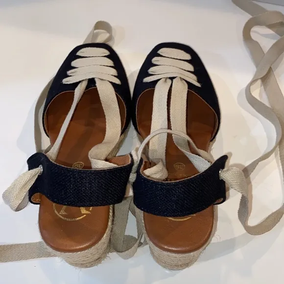 VIGUERA Espadrilles 3” sling back, front lacing in contrast black cream 39 NWOT