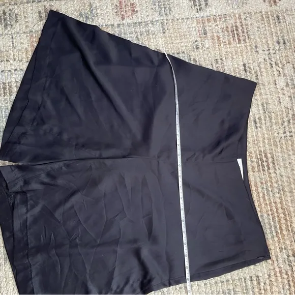 Vince Black Tailored Shorts — Size 12 — Flowy Skirt Look — Elegant &amp; Timeless