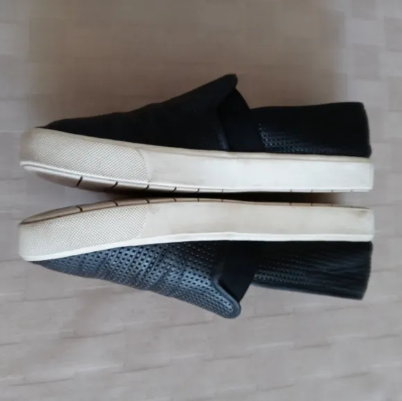 Vince Blair Leather Slip On Sneakers