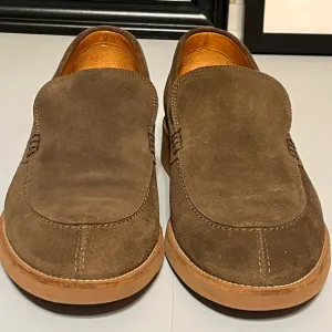Vince Camuto Arleigh 10.5 suede beige/tan slip- on loafers