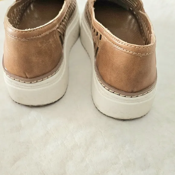 Vince Camuto Tan Leather Cut Out Sneakers