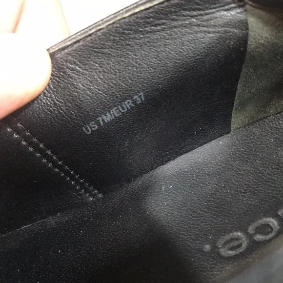 Vince “Corbin” Black Leather Slip-On Sneakers size 7