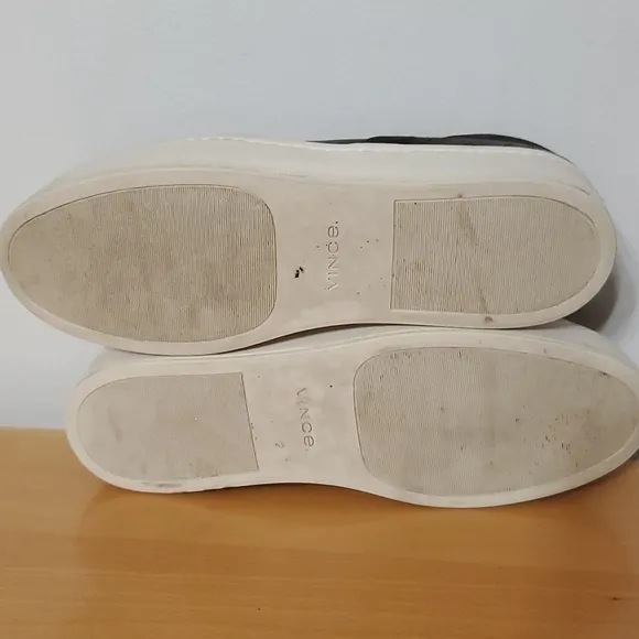 Vince Warren Gray Suade Slip-on Sneakers Size 9.5