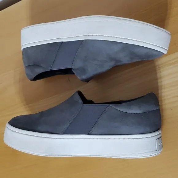 Vince Warren Gray Suade Slip-on Sneakers Size 9.5
