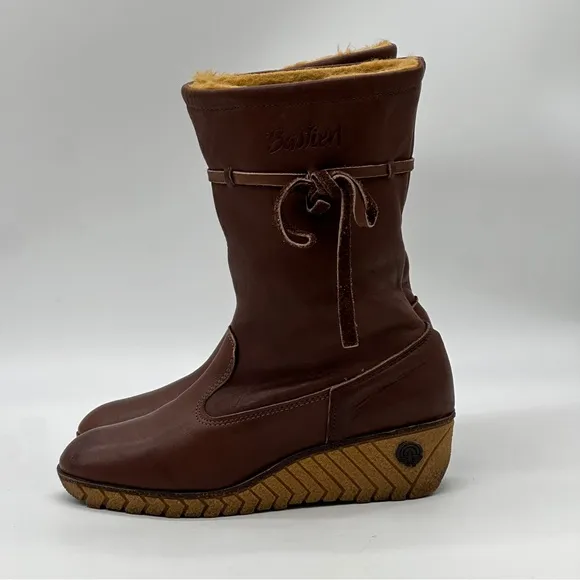 Vintage Bastien Husky Boots. Size 10
