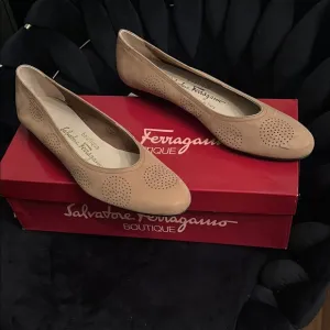 Vintage NEW Salvatore Ferragamo Women's Tan Ballet Flats 6.5