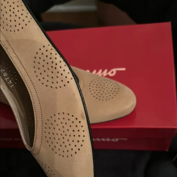 Vintage NEW Salvatore Ferragamo Women's Tan Ballet Flats 6.5