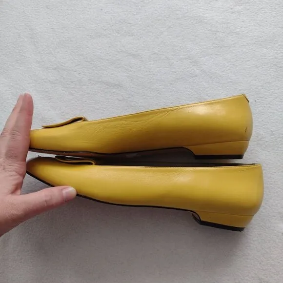 Vintage Pappagallo Yellow Leather Flats 11M  Gold Anchor Embellishment
