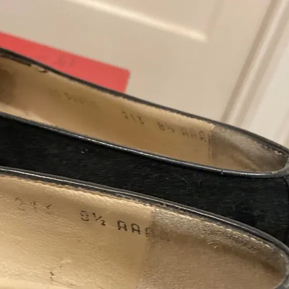 VINTAGE SALVATORE FERRAGAMO BLACK SUEDE LOAFERS 7.5 AA NARROW FLATS