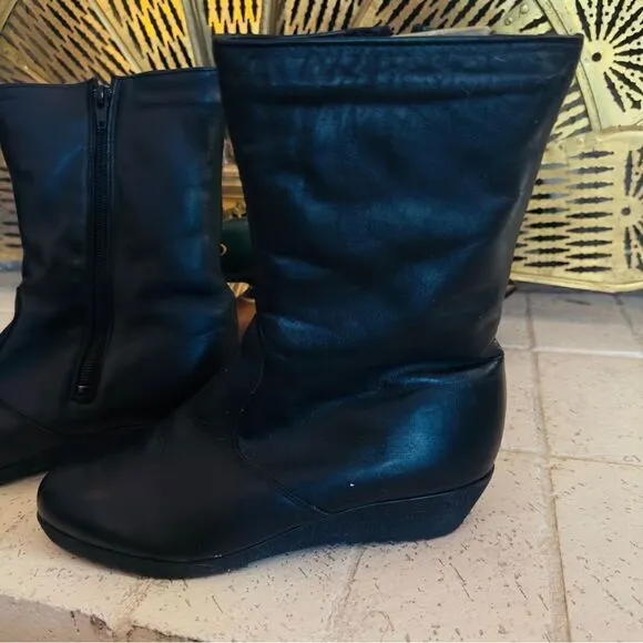 Vintage Inouk women's boots black leather inside zipper fur lined 8