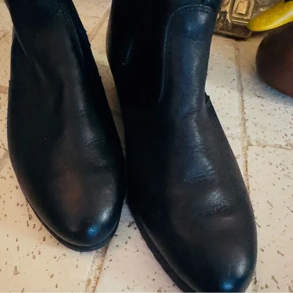 Vintage Inouk women's boots black leather inside zipper fur lined 8