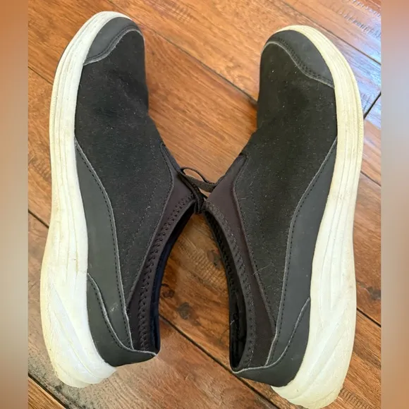 Vionic‎ Adell Black Suede Comfort Slip-On Flat Shoes Sneakers Mules Women 8.5