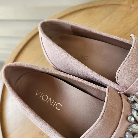 Vionic Avvy pink loafers size 8