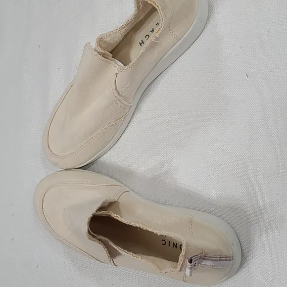 Vionic Beach Malubu Womens Cream Slip-On Sneakers Comfort Sz 11 EUC