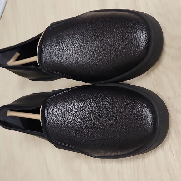 Vionic Black Slip-On Sneakers