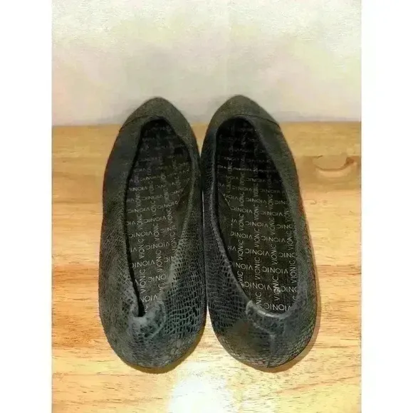 Vionic Black Snakeskin Cabello Ballet Flats Size 8