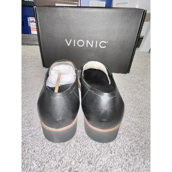 Vionic Cheryl II Black Leather Loafers Lug Arch Support Women's Size 9 W $135