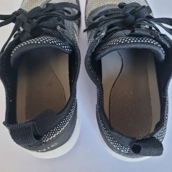 Vionic Lenora Women's Lace-Up Comfort Sneakers. Size 6.5