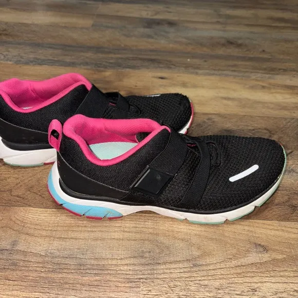 Vionic Mesh Slip-On Sneakers